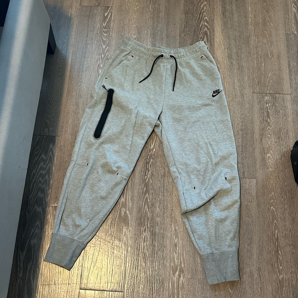Nike tech fleece pants